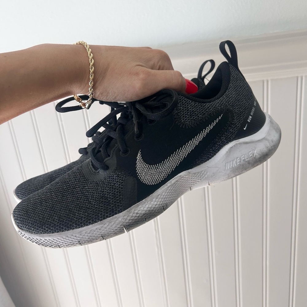 Nike Black and White Athletic Shoes